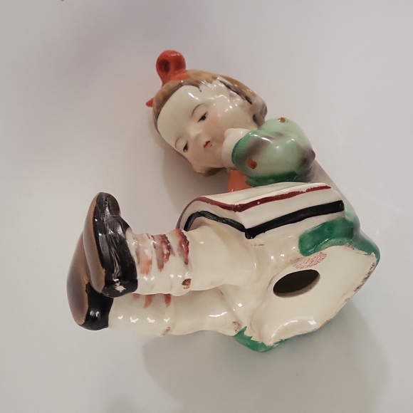 Goldcastle figurine multicolor girl reading a book made in Japan - Picture 11 of 15